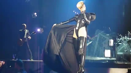 Hd Rihanna - Rockstar 101 @ The Last Girl On Earth Tour