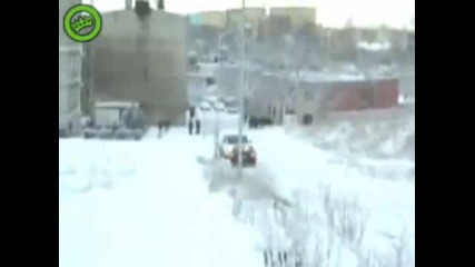Много смях и падания 