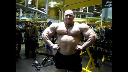 Supermutant Martin Kjellstrom And Coach Franco Savino Practice Posing