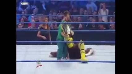Wwe - Hornswoggle vs Орела на Jack Swagger
