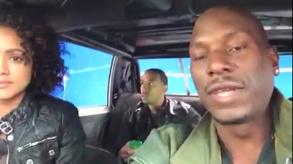Тайрийз Гибсън, Лудакрис и Натали Емануел на снимачната площадка на филма Бързи и Яростни 7 (2015)