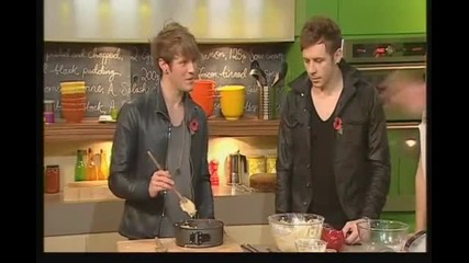 Danny and Dougie cooking in Something for the Weekend 141110
