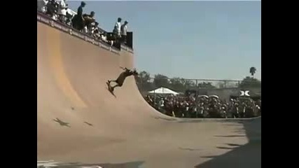 Ytony Hawk - Skateboarding at the Clash at Clairemont 2 