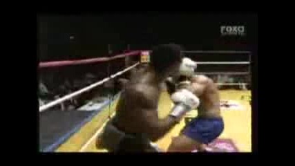 Mike Zambidis - Brutal Thaiboxing Highligh