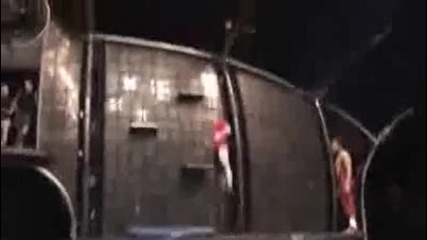 Удивителни номера на батут 