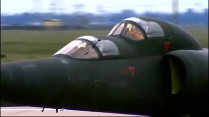 Поглед от космоса , James May rides in a U2 spy plane