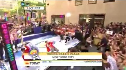 На живо! Justin Bieber - Somebody to love ( Today Show 04.06. 2010 )