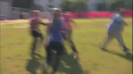 бритни спиърс си хапна в Jackass 3