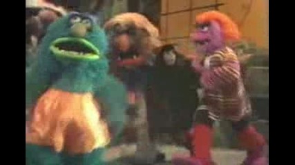 Alice Cooper in The Muppets - School`s Out.flv