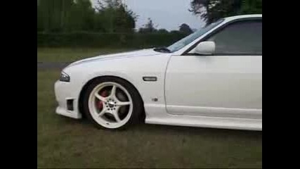 nissan skyline r33
