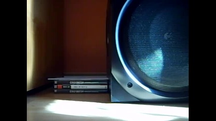 Logitech Z-5500 vs Coca-cola :d