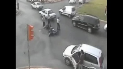 Мотор Се Блъска В Пожарна