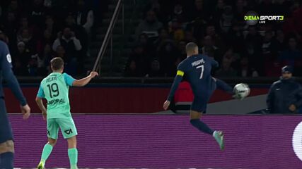 Втори гол на ПСЖ бе отменен след страхотно отиграване на Мбапе
