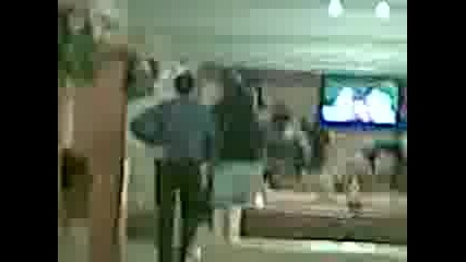 Пешо И Емо Играят Хоро