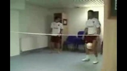 Ronaldinho(milan) vs C.ronaldo(m.united)