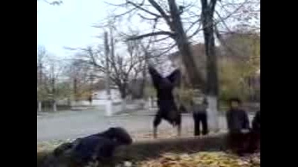 Handstand To Munky ;]
