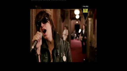The Strokes - Under cover of darkness 