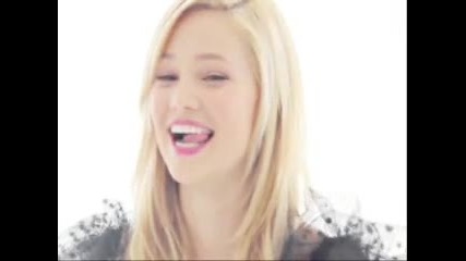 olivia holt :)