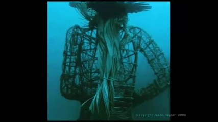Подводна скулптура 
