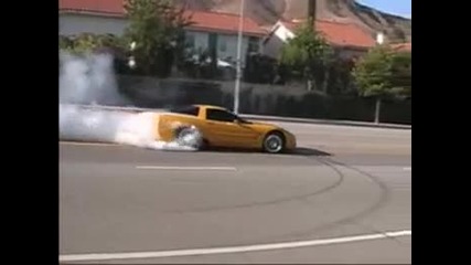 Corvette прави отличен Burnout !