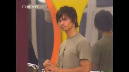 Наталия забелява, че паричките им са изчезнали - Big Brother 4 [17.10.2008]