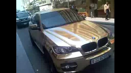 Златно Bmw X6 в Дубай