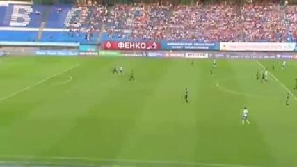 гол зад центъра