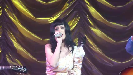 Wow! Katy Perry - Born this way Live @ California Dreams Tour 2011 {hq} 
