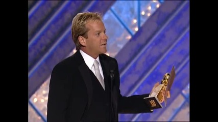 Kiefer Sutherland Wins Golden Globe (24)