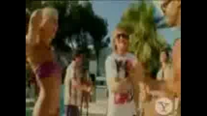 David Guetta ft. Akon - Sexy Bitch (official Video)