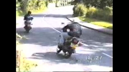 Funny - Idiot On A Moped