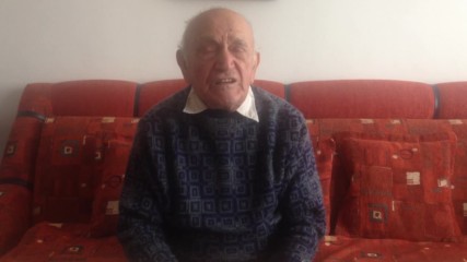 88-годишен дядо рецитира микс от стихотворения