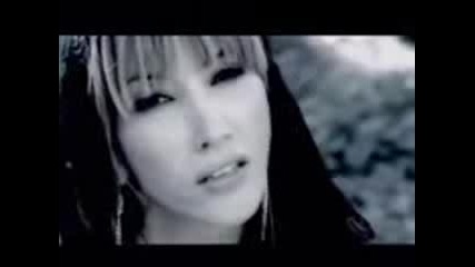 Hande Yener Aciveriyor