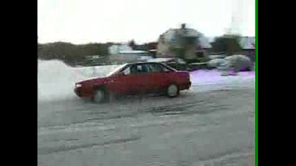 Audi Drift във сняг Якоооооооо
