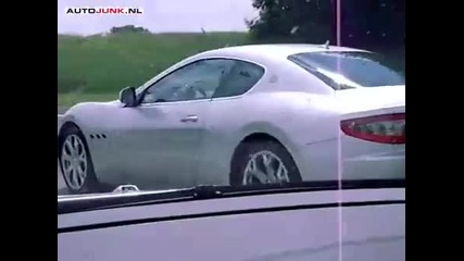 Maserati Gran Turismo pulling caravan 