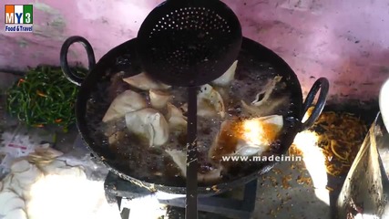 Бърза Храна на улицата .. Making of Mirchi Fry & Samosa - Street Food - Mumbai