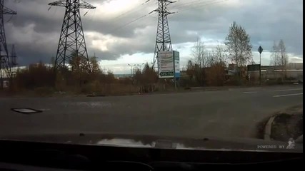 Мъж изхвърча от колата при катастрофа