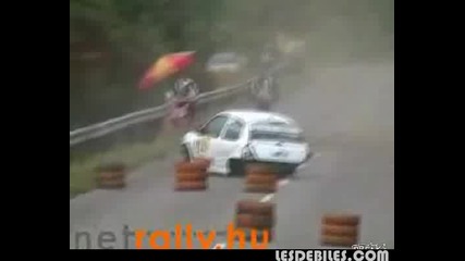 Crash durant une course de rallye