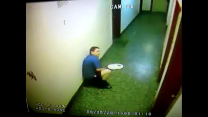 Пиян до козирката! Смях.