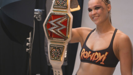 Behind the scenes of Ronda Rousey's Raw Women's Title photo shoot: WWE.com Exclusive, Aug. 19, 2018