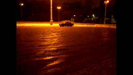 Vaz 2105 Kj - 83 drift u Mgu.avi 