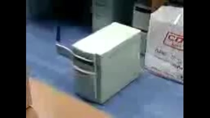 Pc che esplode in laboratorio 