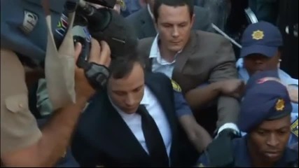 Писториус едва си проправи път към изхода
