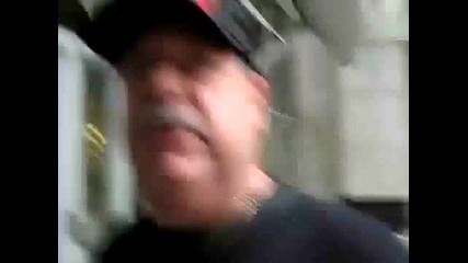 Много ядосан клиент нарежда служителите на Mall ! 