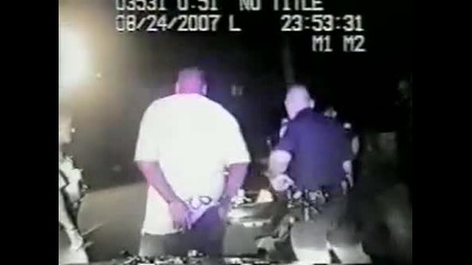 Полицай пребиват негър при самозащита