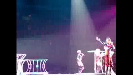 Pussycat Dolls singing I Hate This Part live in Chicago