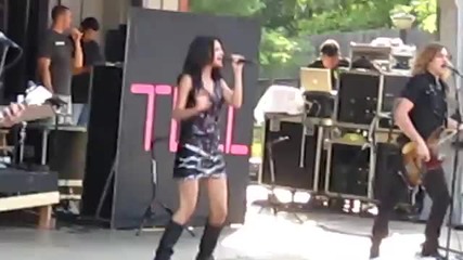 Selena Gomez - I Dont Miss You At All - Live at Six Flags St. Louis 8222010 