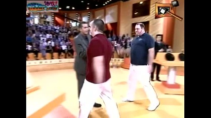 Рекордите на гинес - Угъване на тигани