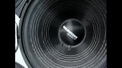 Bass Box във Fiat 