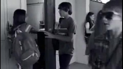 Miley Cyrus - Ordinary Girl - Official Music Video